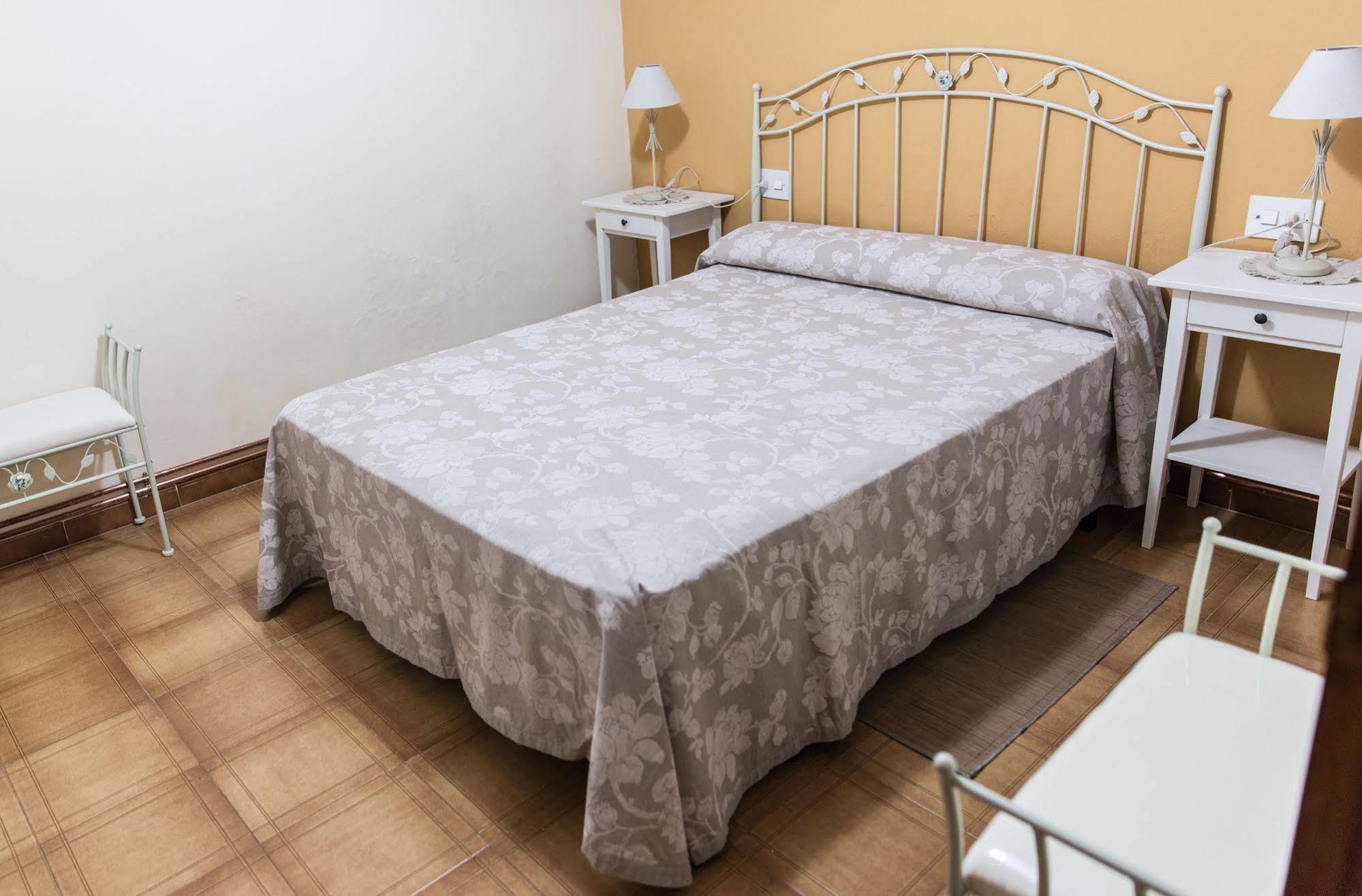 Apartamentos Casa Lola Rodeados De Montanas Y Rios Бесейте Экстерьер фото